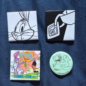 Looney Tunes and Comic-Con Pin Set